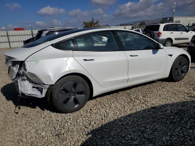 5YJ3E1EA6NF107245 - 2022 TESLA MODEL 3 Белый фото 3