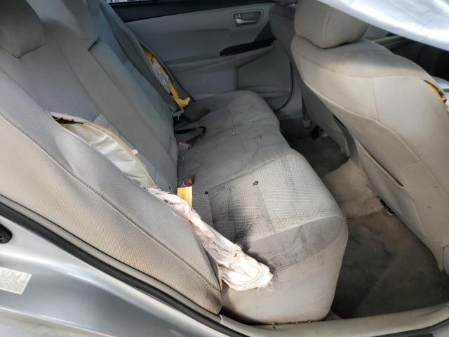 4T4BF1FK1GR555176 - 2016 TOYOTA CAMRY LE فضي صورة 10