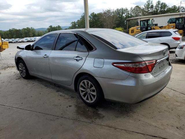 4T4BF1FK1GR555176 - 2016 TOYOTA CAMRY LE فضي صورة 2