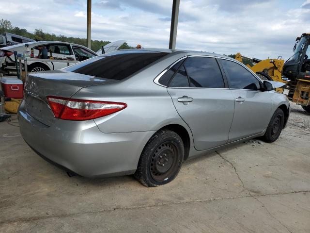 4T4BF1FK1GR555176 - 2016 TOYOTA CAMRY LE فضي صورة 3