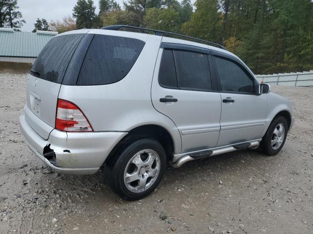 4JGAB54E92A291883 - 2002 MERCEDES-BENZ ML 320 ვერცხლისფერი ფოტო 3