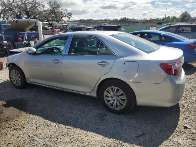 4T1BF1FK3CU066895 - 2012 TOYOTA CAMRY BASE SILVER photo 2