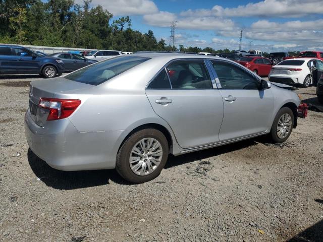 4T1BF1FK3CU066895 - 2012 TOYOTA CAMRY BASE SILVER photo 3