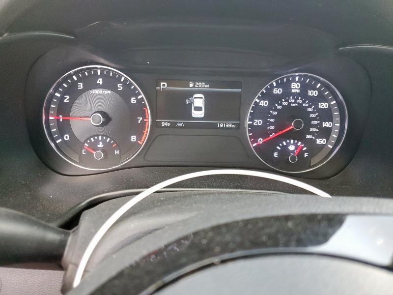 3KPF24AD4NE453582 - 2022 KIA FORTE FE WHITE photo 9