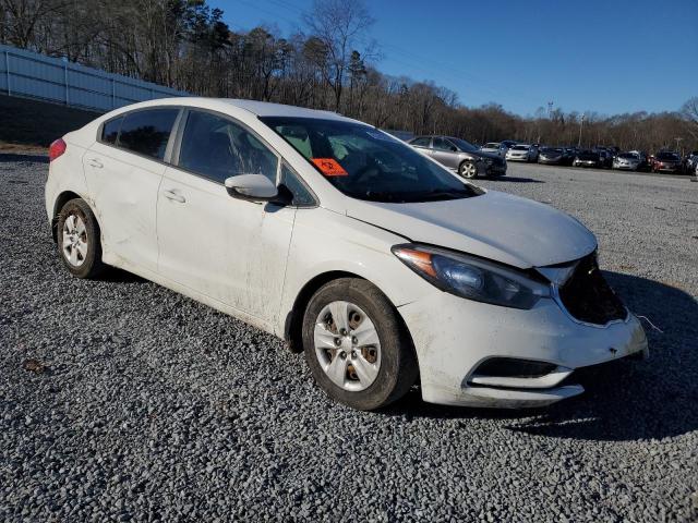 KNAFK4A65G5471876 - 2016 KIA FORTE LX WHITE photo 4