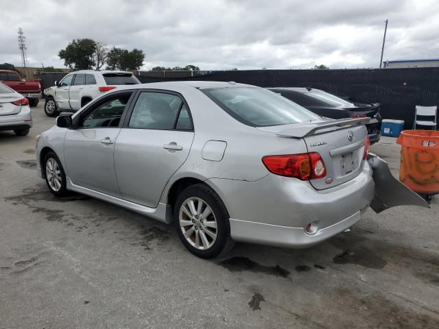 2T1BU4EE0AC367416 - 2010 TOYOTA COROLLA BASE Silber Foto 2