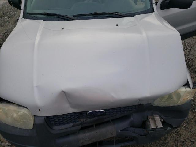 1FMYU92114KA79072 - 2004 FORD ESCAPE XLS SILVER photo 12