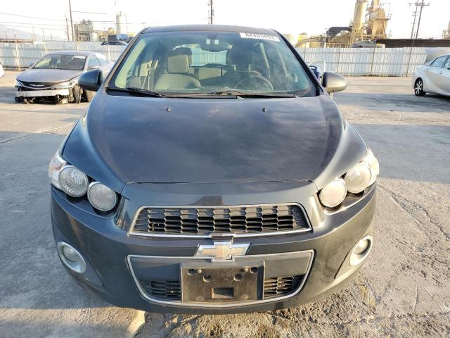 1G1JA6SGXE4137437 - 2014 CHEVROLET SONIC LS Графитовый фото 5