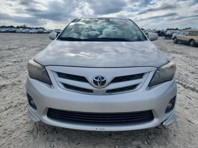 2T1BU4EE6BC742680 - 2011 TOYOTA COROLLA BASE فضي صورة 5