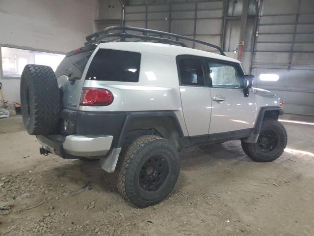 JTEBU11FX70083402 - 2007 TOYOTA FJ CRUISER SILVER photo 3