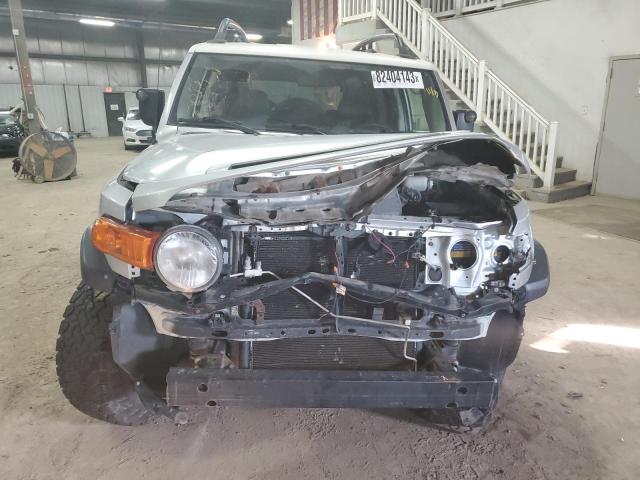 JTEBU11FX70083402 - 2007 TOYOTA FJ CRUISER SILVER photo 5