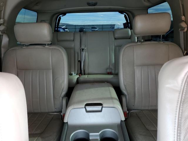 5LMFU28R34LJ31742 - 2004 LINCOLN NAVIGATOR 白色 照片 10