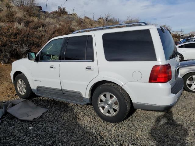 5LMFU28R34LJ31742 - 2004 LINCOLN NAVIGATOR WHITE photo 2