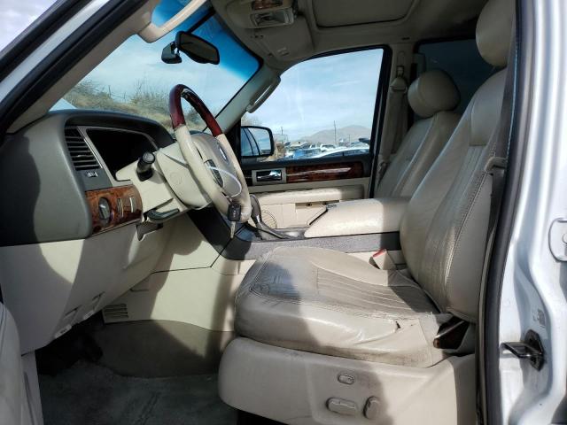 5LMFU28R34LJ31742 - 2004 LINCOLN NAVIGATOR 白色 照片 7