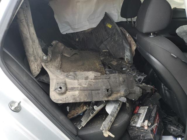 5XXGT4L37JG266425 - 2018 KIA OPTIMA LX 银色 照片 10