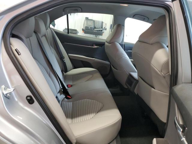 4T1G11BK8NU063942 - 2022 TOYOTA CAMRY SE 银色 照片 10
