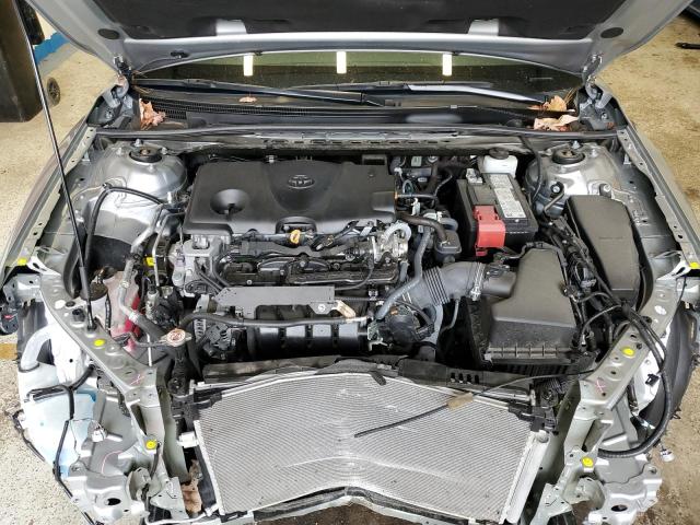 4T1G11BK8NU063942 - 2022 TOYOTA CAMRY SE 银色 照片 11