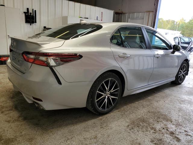 4T1G11BK8NU063942 - 2022 TOYOTA CAMRY SE 银色 照片 3