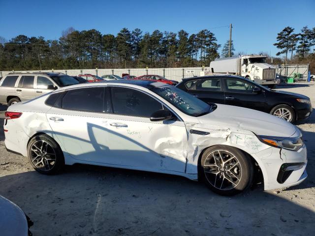 5XXGT4L35LG443427 - 2020 KIA OPTIMA LX WHITE photo 4