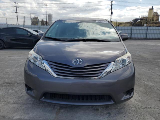 5TDKK3DC8FS629214 - 2015 TOYOTA SIENNA LE 灰色 照片 5