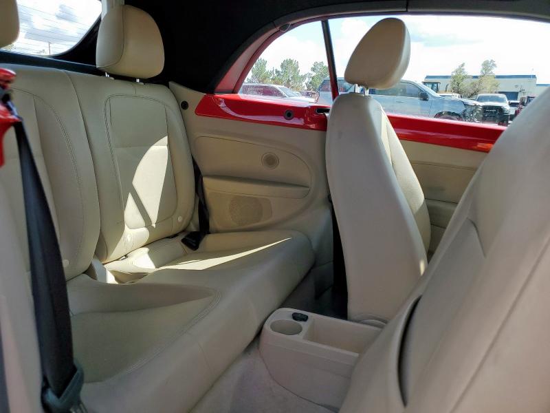 3VW5X7AT4DM826806 - 2013 VOLKSWAGEN BEETLE RED photo 10