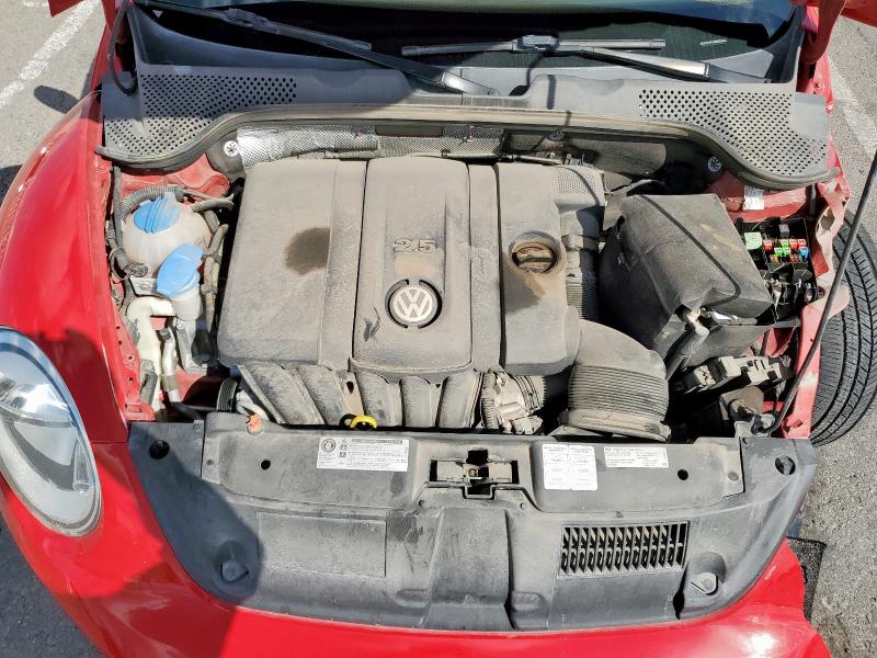 3VW5X7AT4DM826806 - 2013 VOLKSWAGEN BEETLE RED photo 11