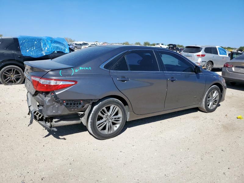 4T1BF1FK7GU123010 - 2016 TOYOTA CAMRY LE 灰色 照片 3