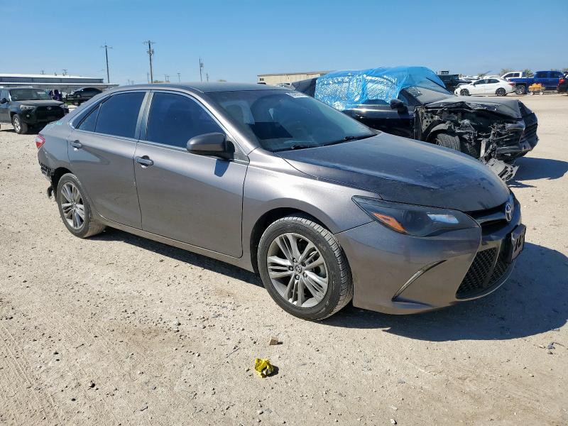 4T1BF1FK7GU123010 - 2016 TOYOTA CAMRY LE 灰色 照片 4