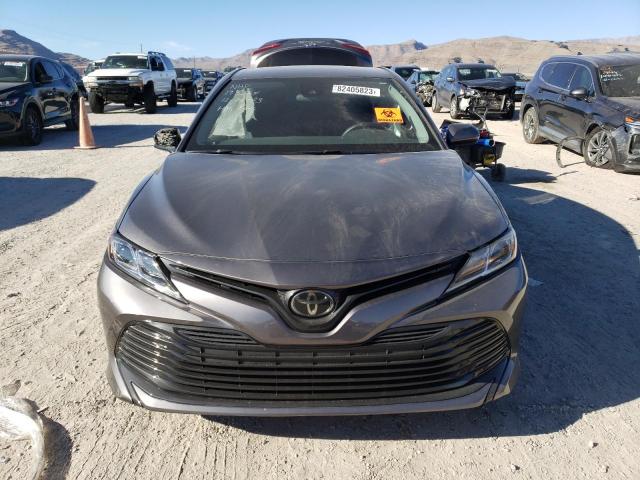 4T1B11HK5KU230349 - 2019 TOYOTA CAMRY L GRAY photo 5