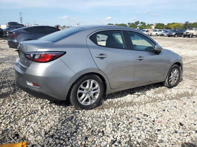 3MYDLBZV1GY114920 - 2016 TOYOTA SCION IA SILVER photo 3