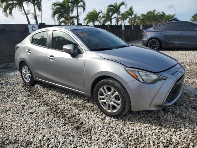 3MYDLBZV1GY114920 - 2016 TOYOTA SCION IA SILVER photo 4