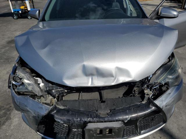 4T1BF1FK1GU543717 - 2016 TOYOTA CAMRY LE 银色 照片 11