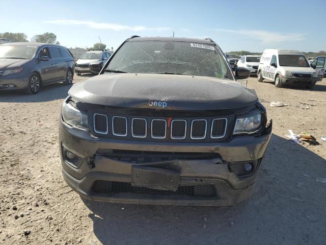 3C4NJDBB8HT672119 - 2017 JEEP COMPASS LATITUDE Черный фото 5