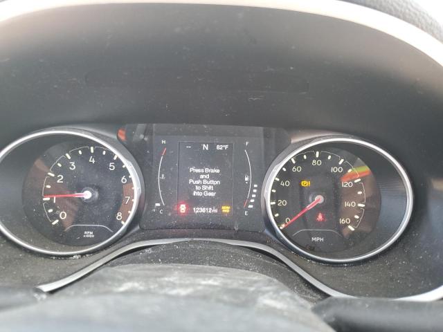 3C4NJDBB8HT672119 - 2017 JEEP COMPASS LATITUDE Черный фото 9