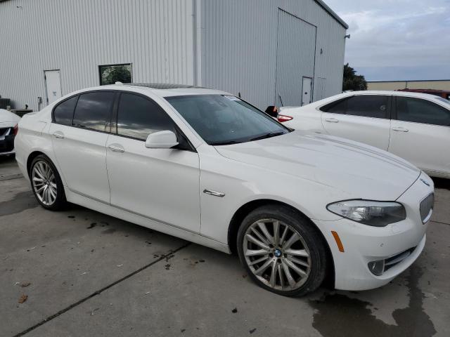 WBAFR9C51BC757760 - 2011 BMW 550 I WHITE photo 4