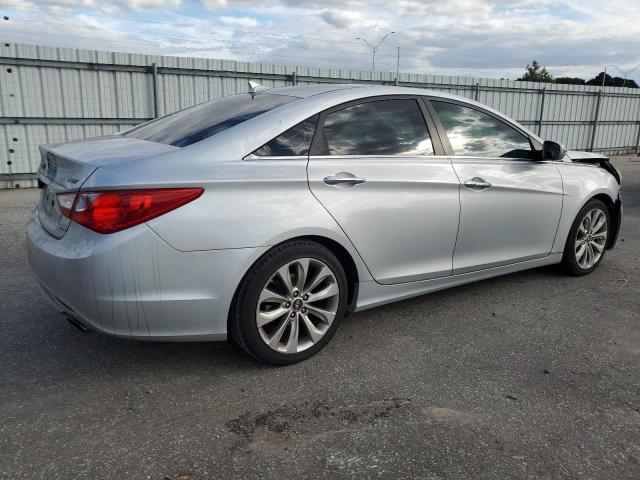 5NPEC4AB9BH234468 - 2011 HYUNDAI SONATA SE 银色 照片 3
