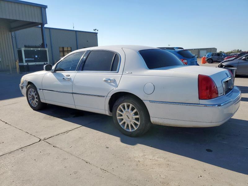 1LNHM81W86Y632761 - 2006 LINCOLN TOWN CAR SIGNATURE Beyaz fotoğraf 2