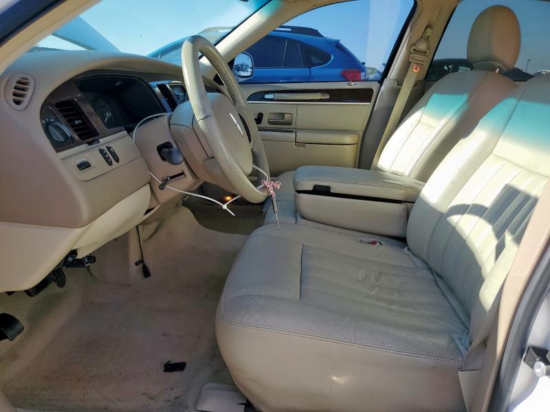 1LNHM81W86Y632761 - 2006 LINCOLN TOWN CAR SIGNATURE Beyaz fotoğraf 7