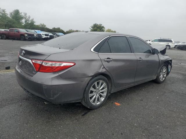 4T1BF1FK4FU945374 - 2015 TOYOTA CAMRY LE GRAY photo 3