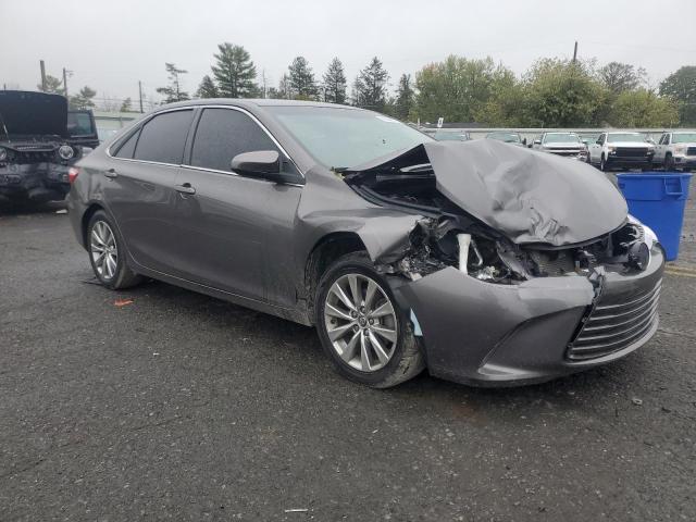 4T1BF1FK4FU945374 - 2015 TOYOTA CAMRY LE GRAY photo 4