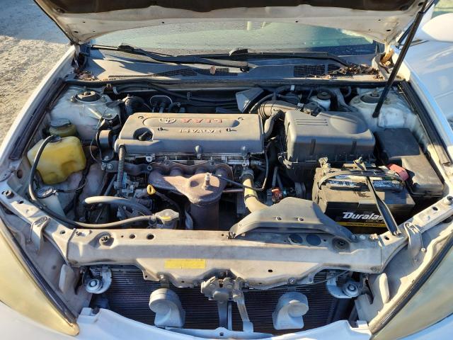 JTDBE32KX40254380 - 2004 TOYOTA CAMRY LE Белый фото 11