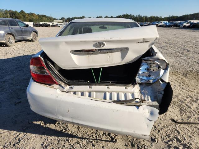 JTDBE32KX40254380 - 2004 TOYOTA CAMRY LE Белый фото 6