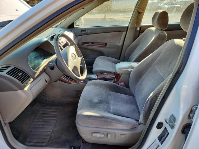 JTDBE32KX40254380 - 2004 TOYOTA CAMRY LE Белый фото 7
