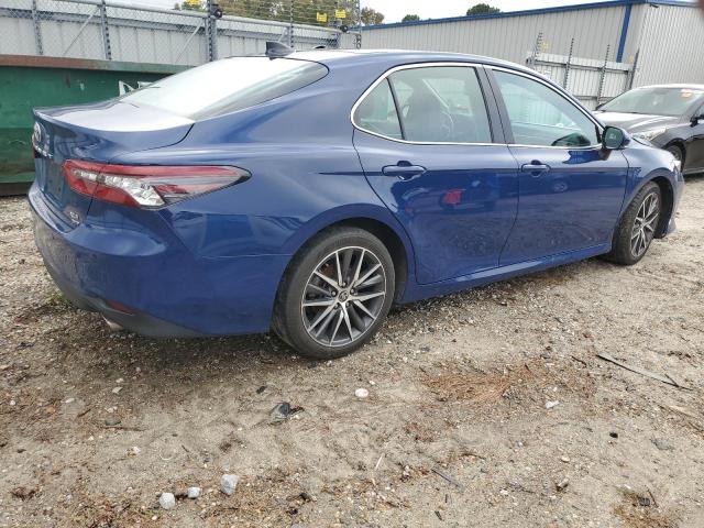4T1F11BK5RU116744 - 2024 TOYOTA CAMRY XLE BLUE photo 3