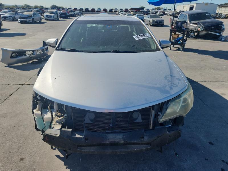 4T1BK1FK2CU502955 - 2012 TOYOTA CAMRY SE SILVER photo 5
