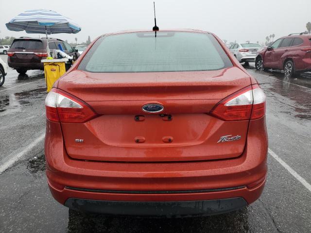 3FADP4BJ7JM110235 - 2018 FORD FIESTA SE Orange Foto 6