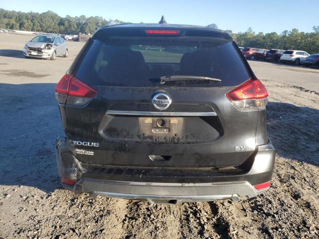 KNMAT2MT8JP509340 - 2018 NISSAN ROGUE S Czarny zdjęcie 6