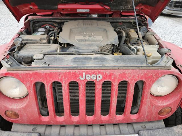 1C4BJWEG8DL674867 - 2013 JEEP WRANGLER U SAHARA 红色 照片 12