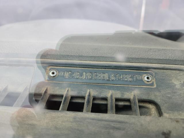 1C4BJWEG8DL674867 - 2013 JEEP WRANGLER U SAHARA 红色 照片 14