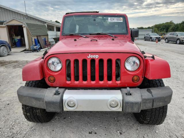 1C4BJWEG8DL674867 - 2013 JEEP WRANGLER U SAHARA 红色 照片 5
